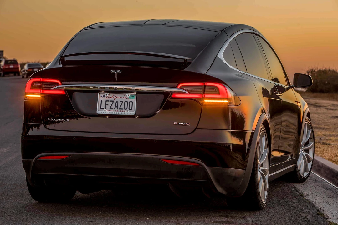 2016 Tesla Model X - Image 13 of 23