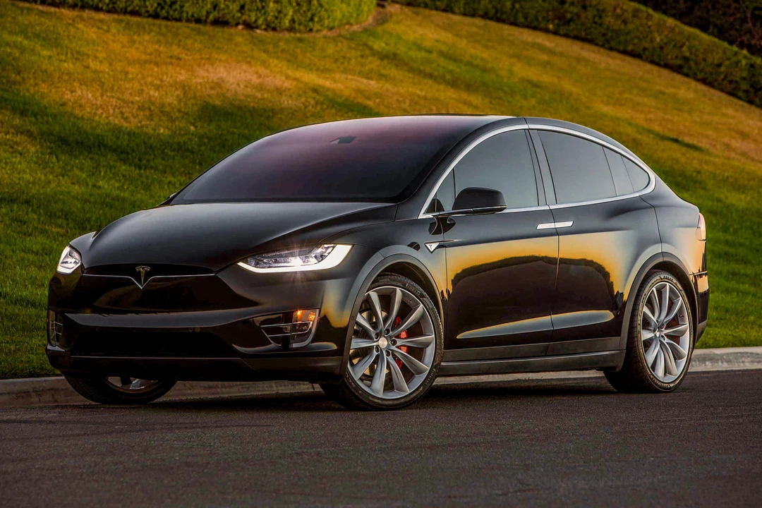 2016 Tesla Model X - Image 10 of 23