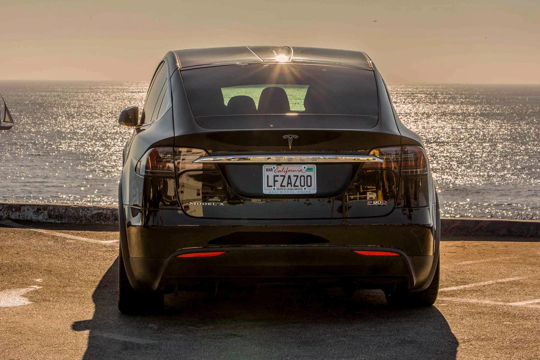2016 Tesla Model X - Image 12 of 23