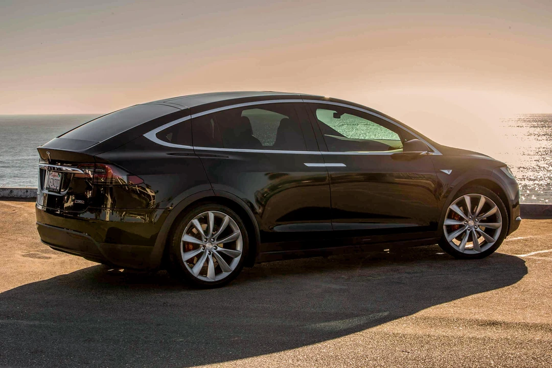 2016 Tesla Model X - Image 16 of 23