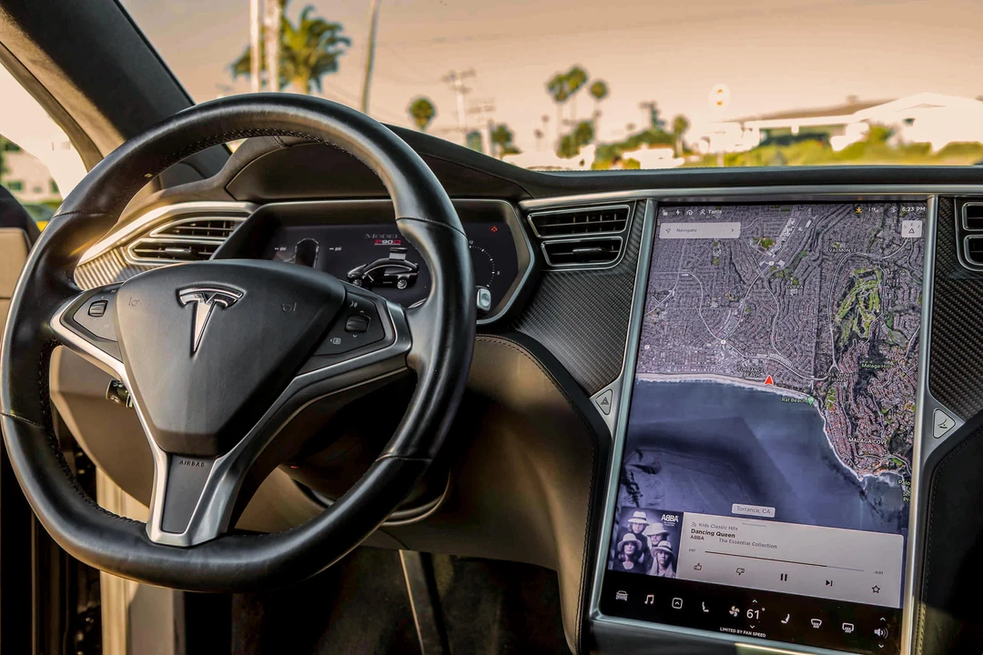 2016 Tesla Model X - Image 18 of 23