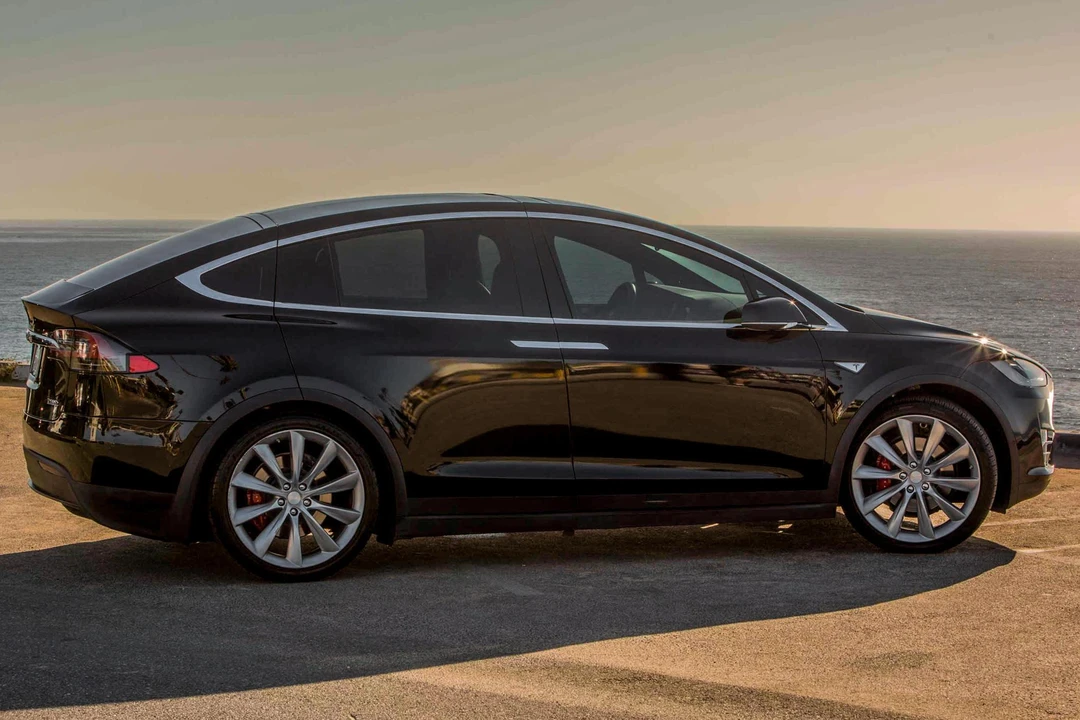 2016 Tesla Model X - Image 3 of 23