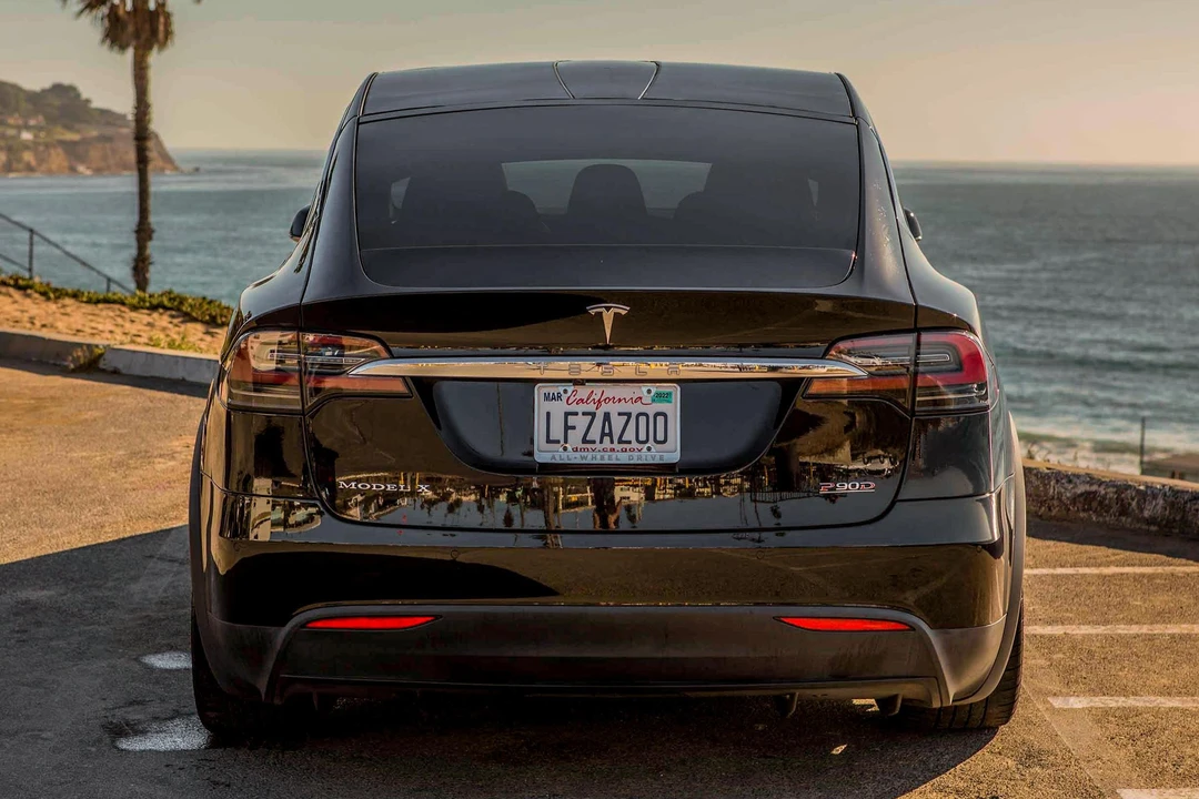 2016 Tesla Model X - Image 5 of 23