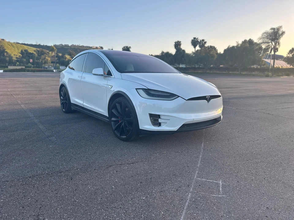 2016 Tesla Model X - Image 17 of 31
