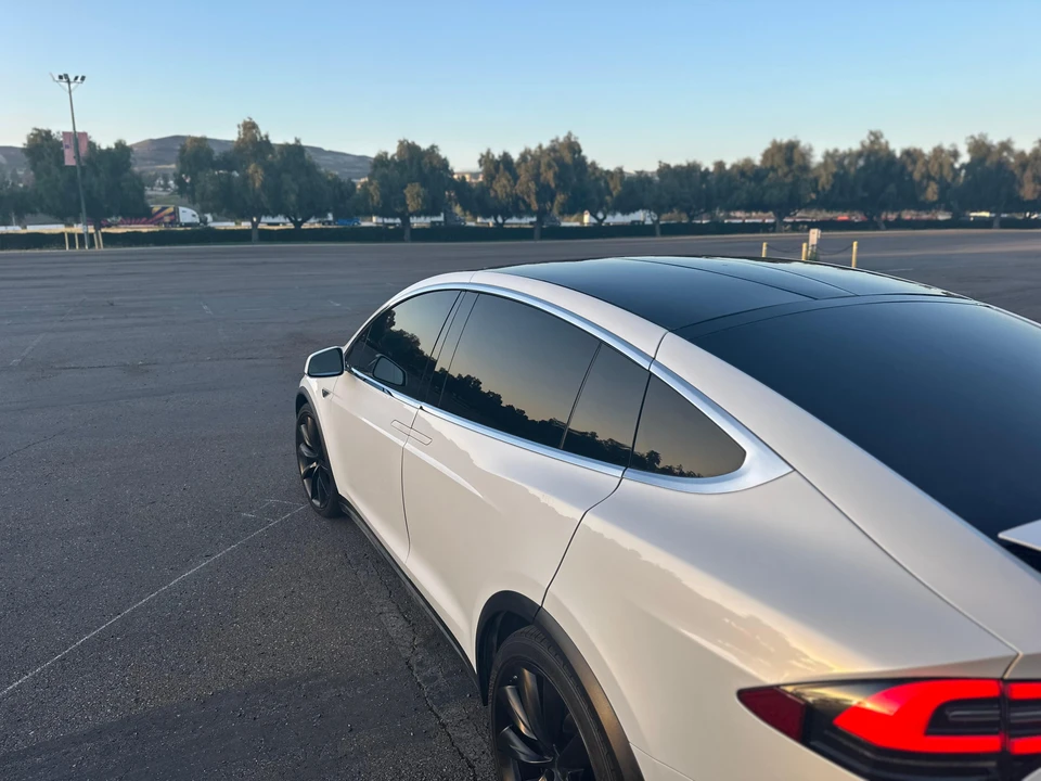 2016 Tesla Model X - Image 21 of 31