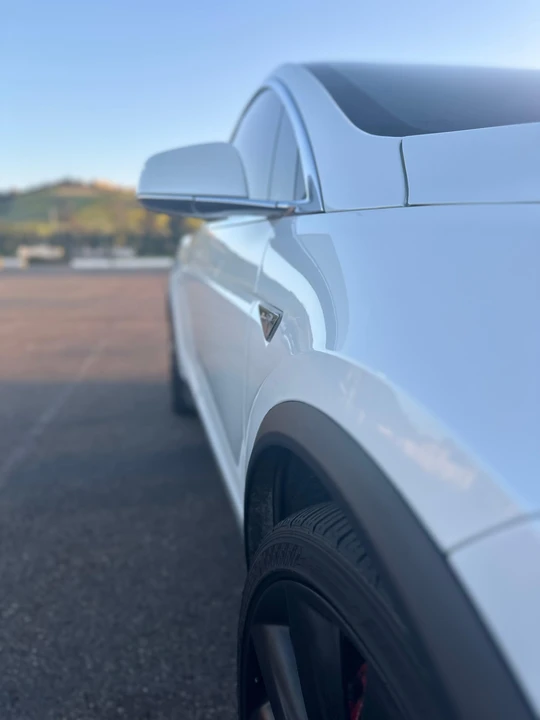 2016 Tesla Model X - Image 30 of 31