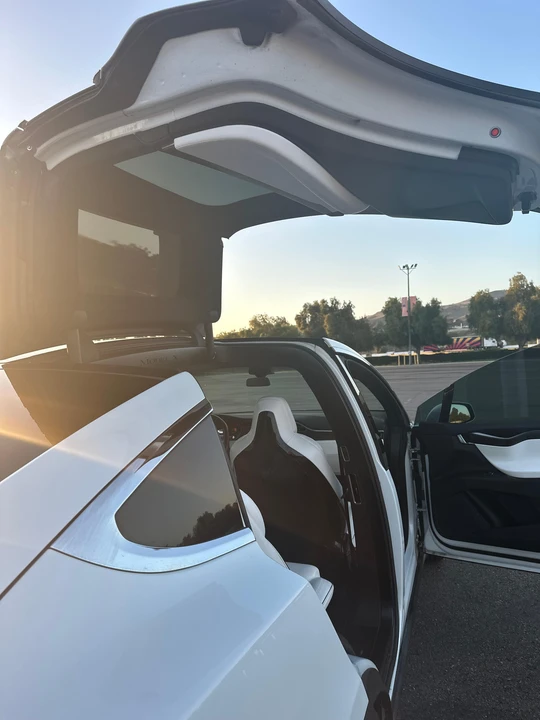 2016 Tesla Model X - Image 29 of 31