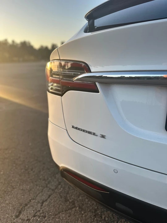 2016 Tesla Model X - Image 23 of 31
