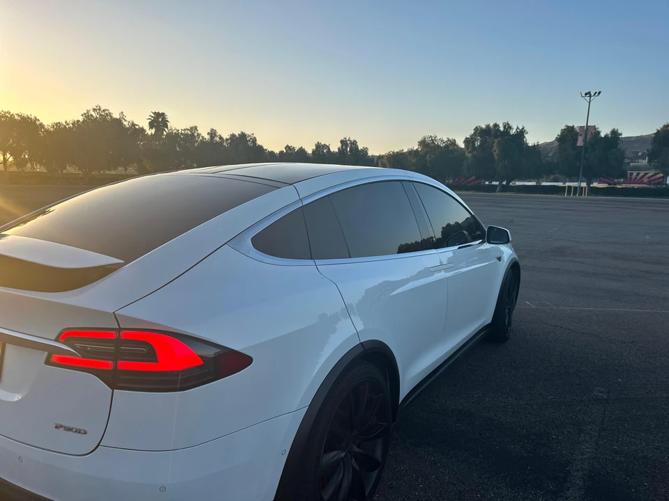 2016 Tesla Model X - Image 27 of 31
