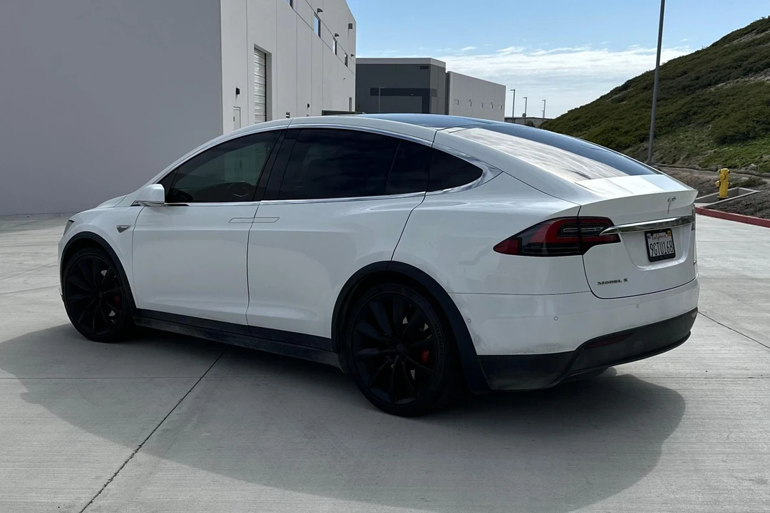 2016 Tesla Model X - Image 4 of 31
