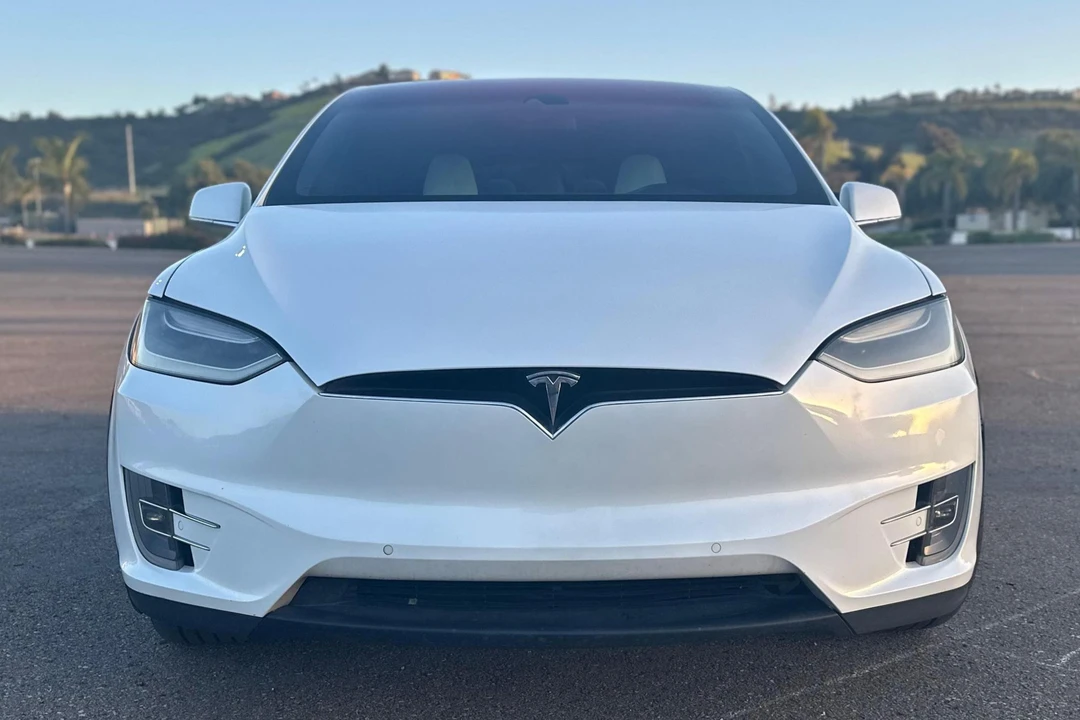 2016 Tesla Model X - Image 2 of 31