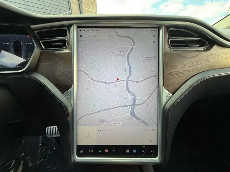 2016 Tesla Model X - Image 12 of 12