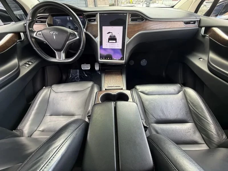 2016 Tesla Model X - Image 9 of 12