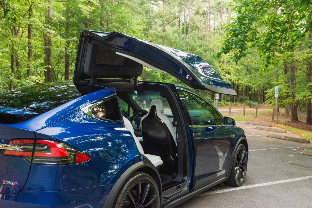 2016 Tesla Model X - Image 25 of 31