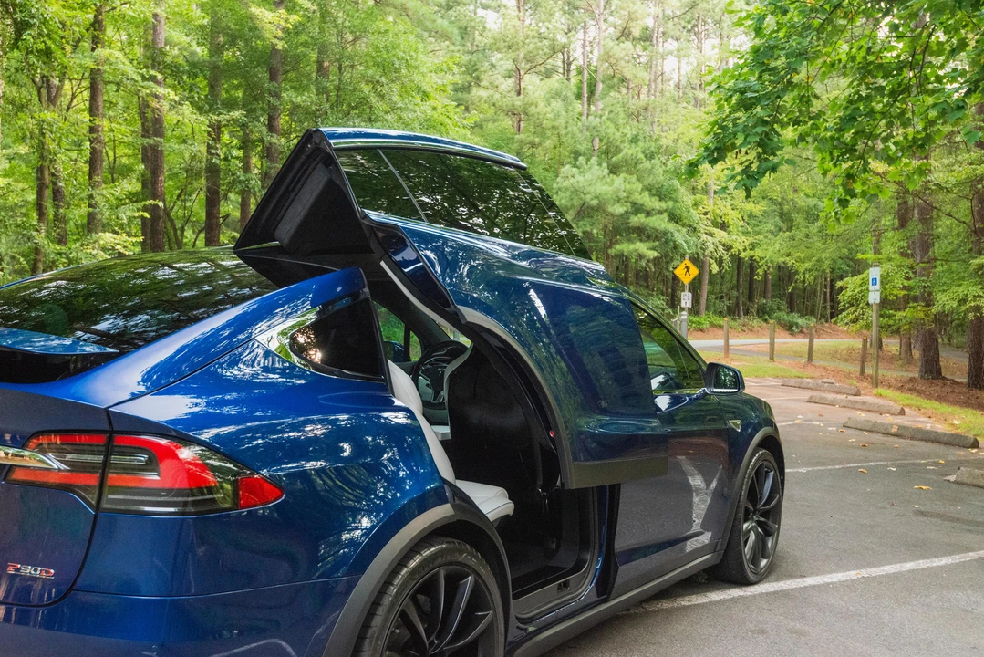 2016 Tesla Model X - Image 19 of 31
