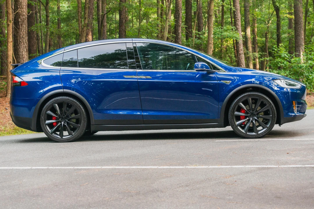2016 Tesla Model X - Image 10 of 31