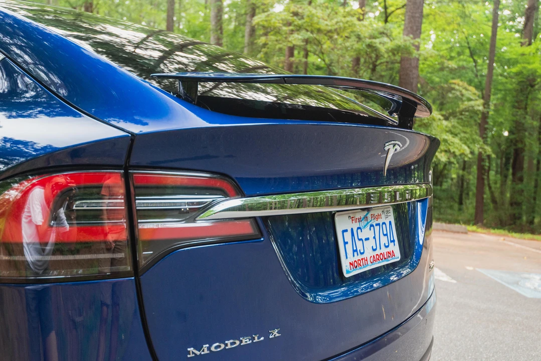 2016 Tesla Model X - Image 15 of 31