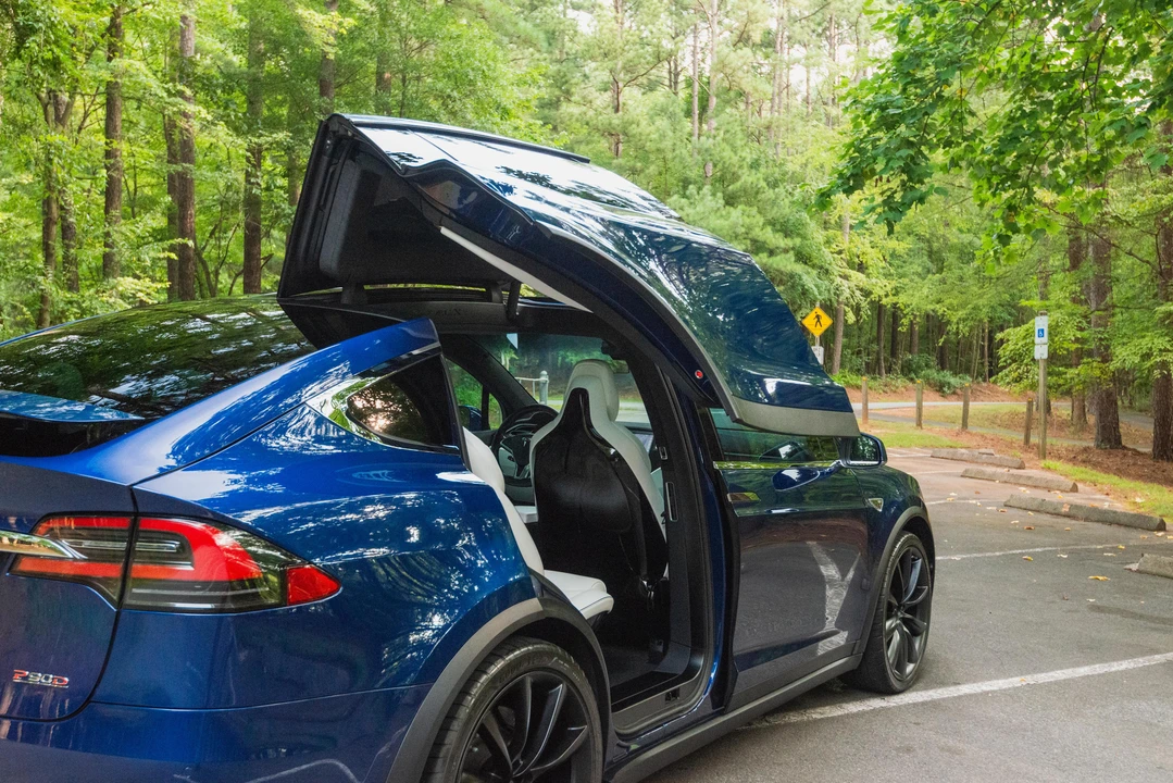 2016 Tesla Model X - Image 23 of 31