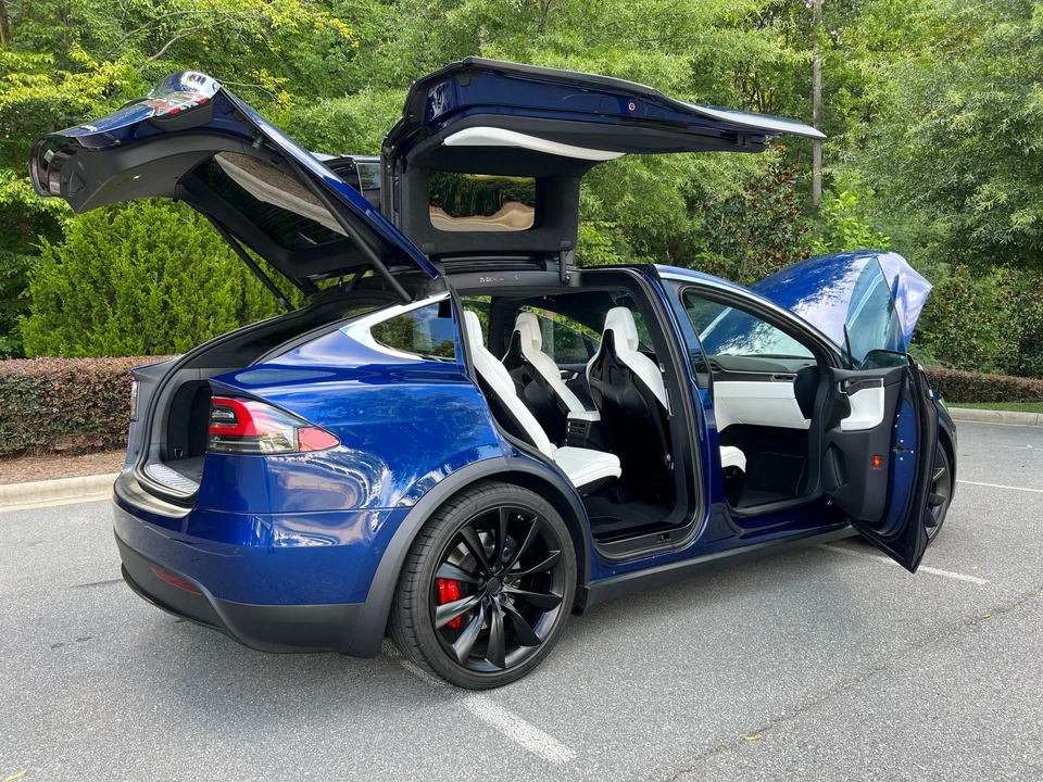2016 Tesla Model X - Image 11 of 31