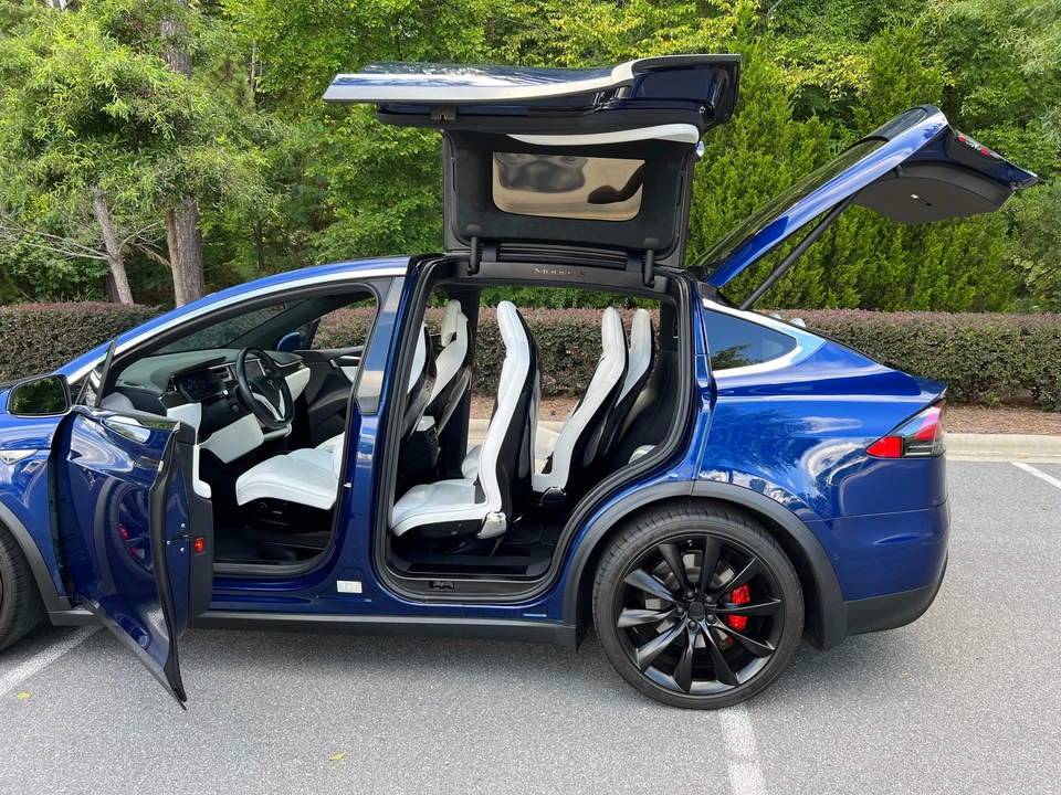 2016 Tesla Model X - Image 13 of 31