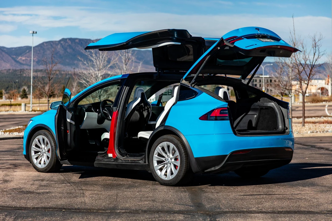 2016 Tesla Model X - Image 10 of 31
