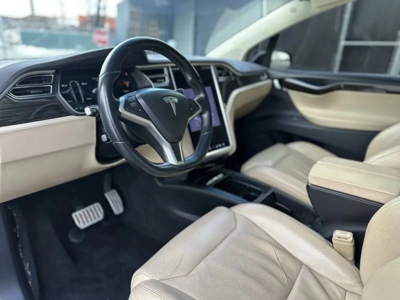 2016 Tesla Model X - Image 9 of 12