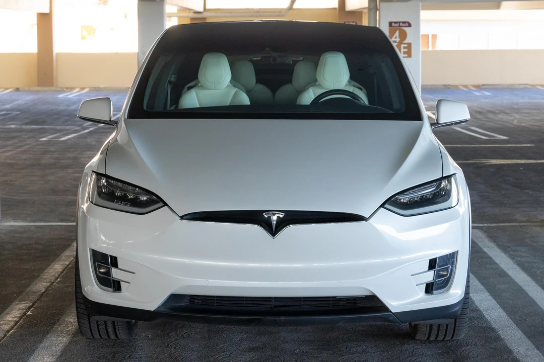 2016 Tesla Model X - Image 2 of 31