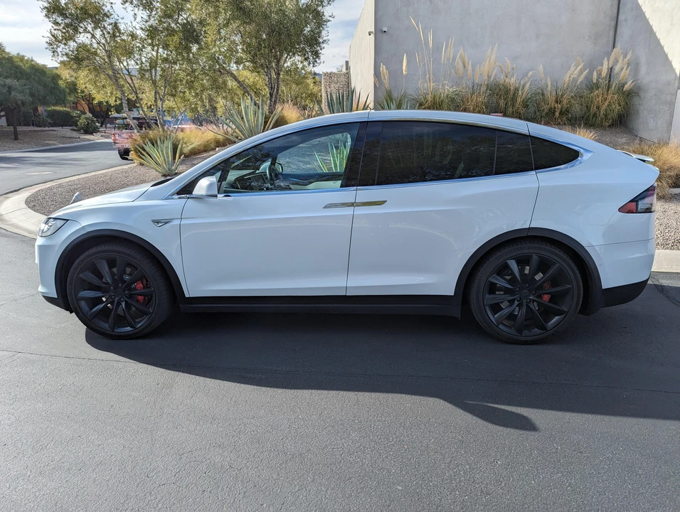 2016 Tesla Model X - Image 7 of 31