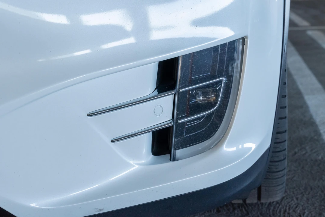 2016 Tesla Model X - Image 25 of 31