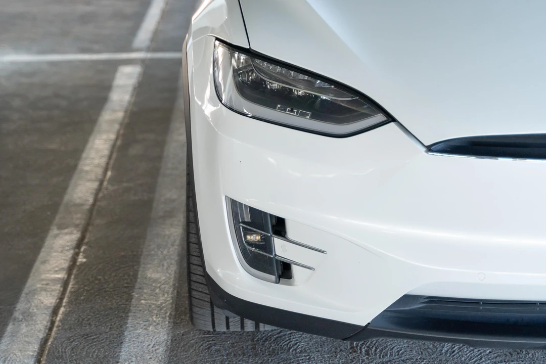 2016 Tesla Model X - Image 16 of 31