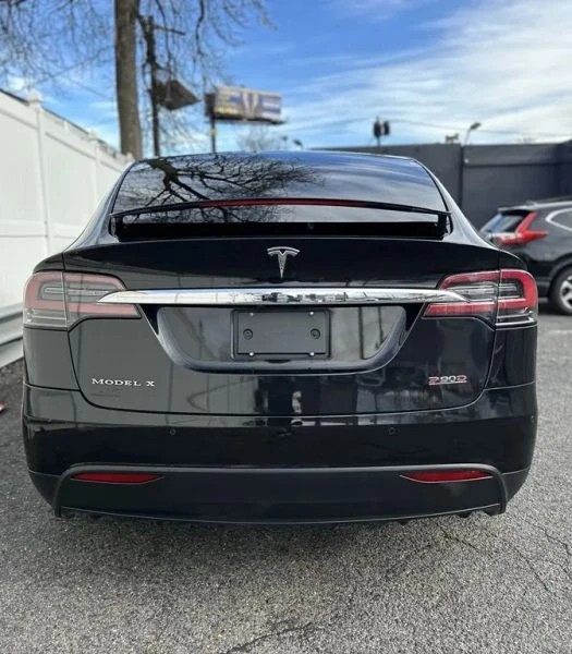 2016 Tesla Model X - Image 6 of 12