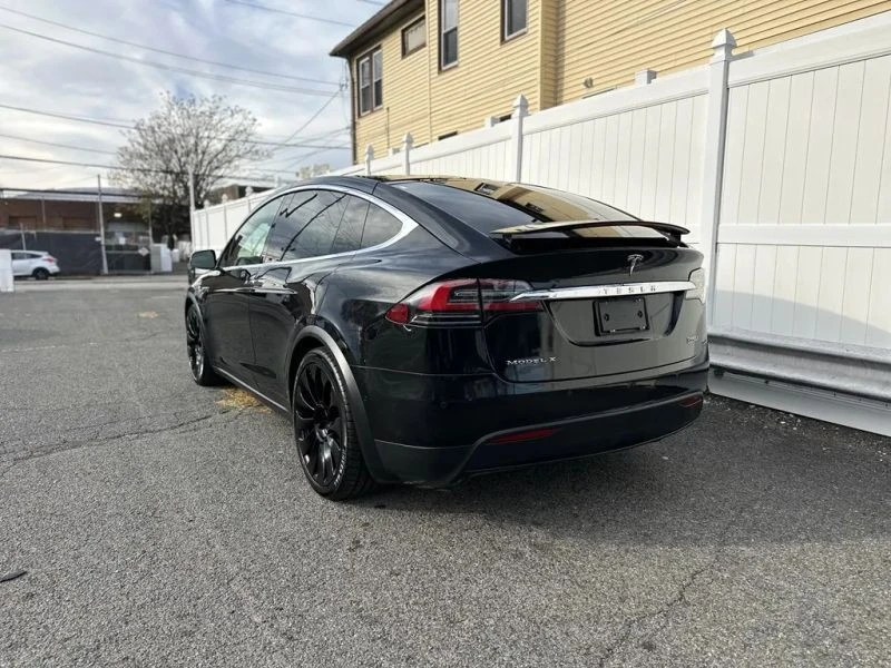 2016 Tesla Model X - Image 5 of 12