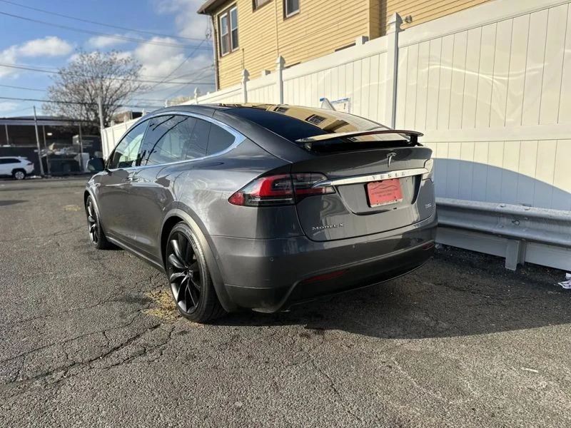 2016 Tesla Model X - Image 5 of 12