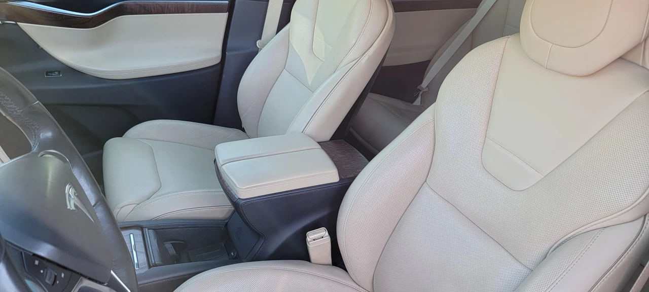2016 Tesla Model X - Image 28 of 31