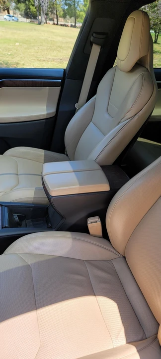 2016 Tesla Model X - Image 27 of 31
