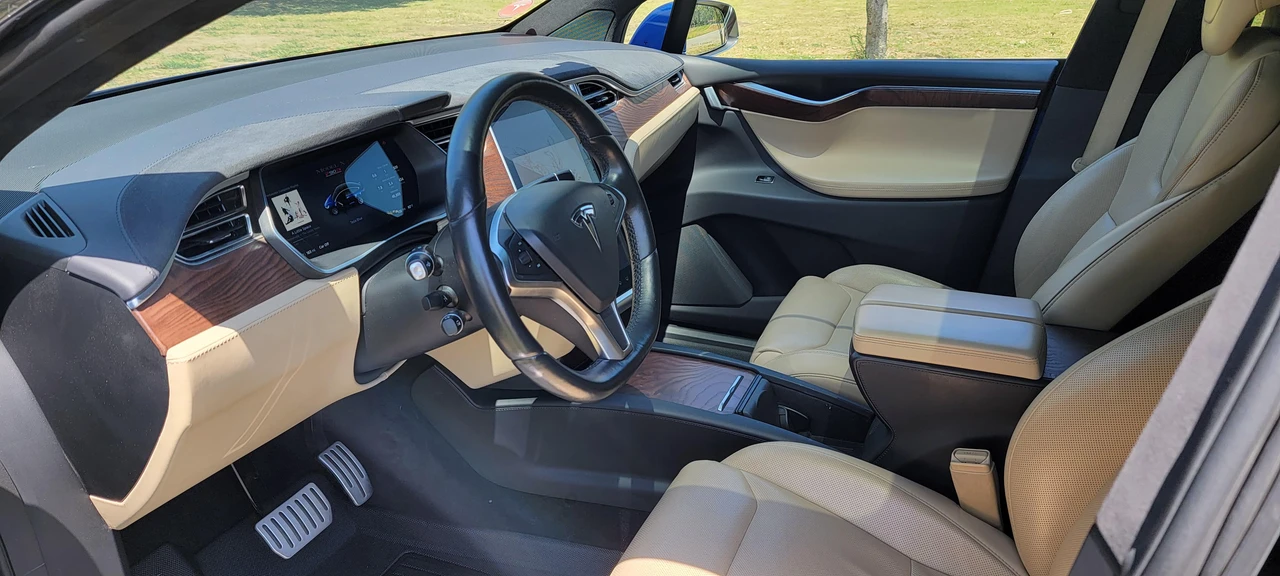 2016 Tesla Model X - Image 22 of 31