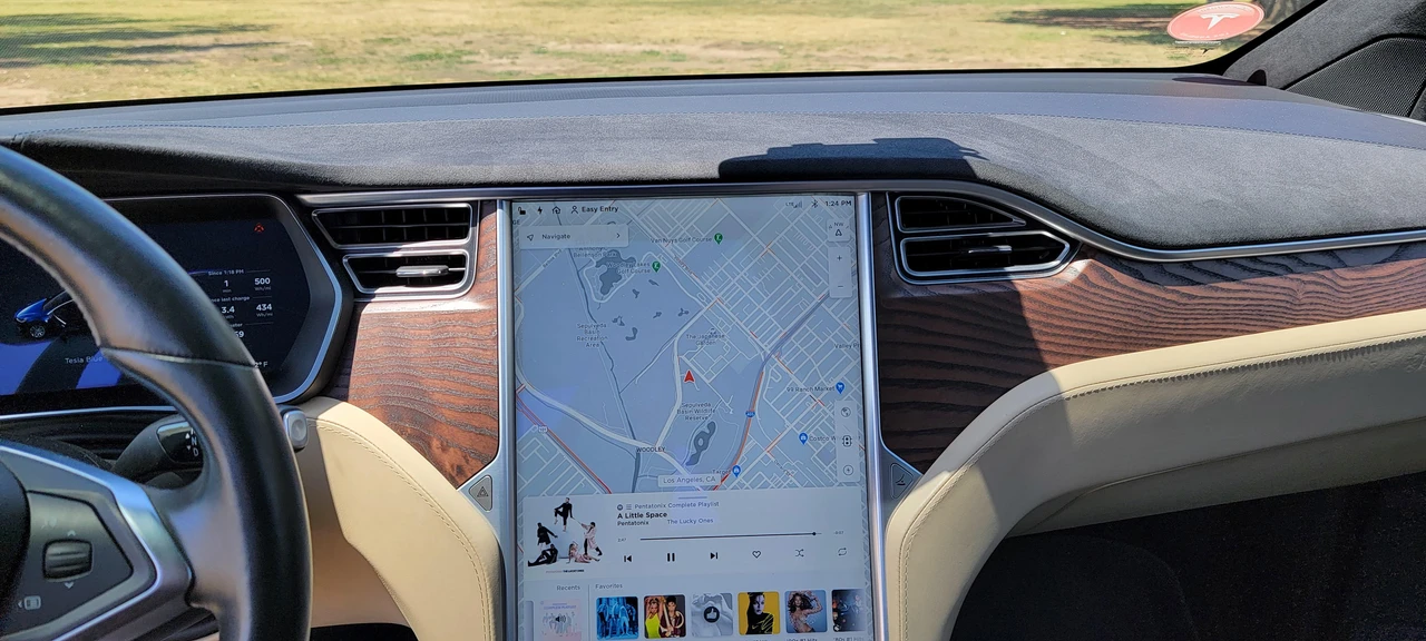 2016 Tesla Model X - Image 24 of 31