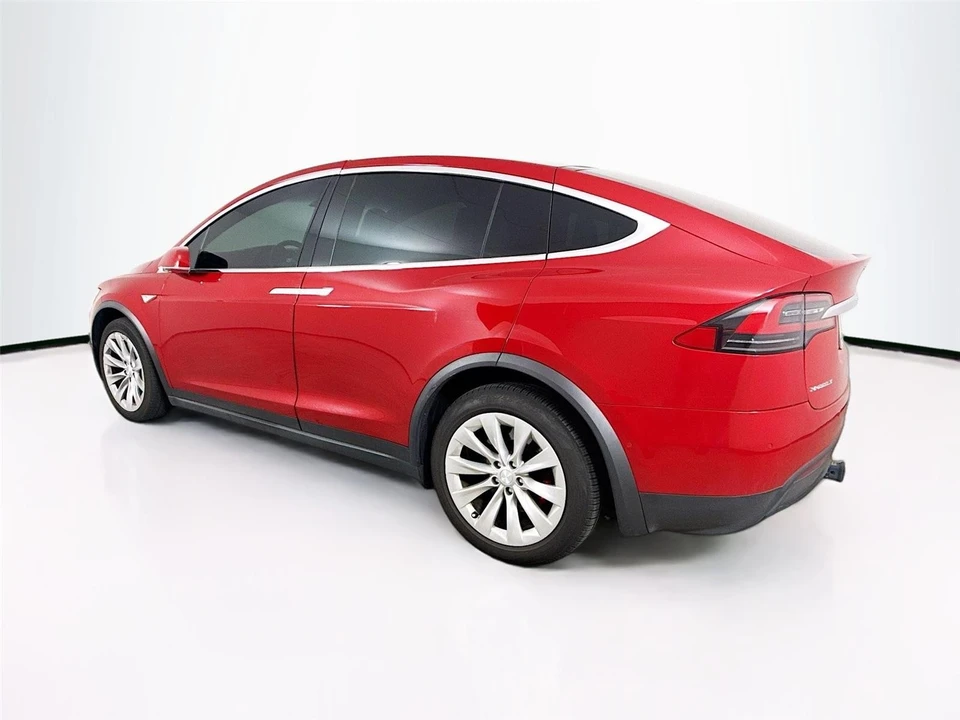 2016 Tesla Model X - Image 5 of 17