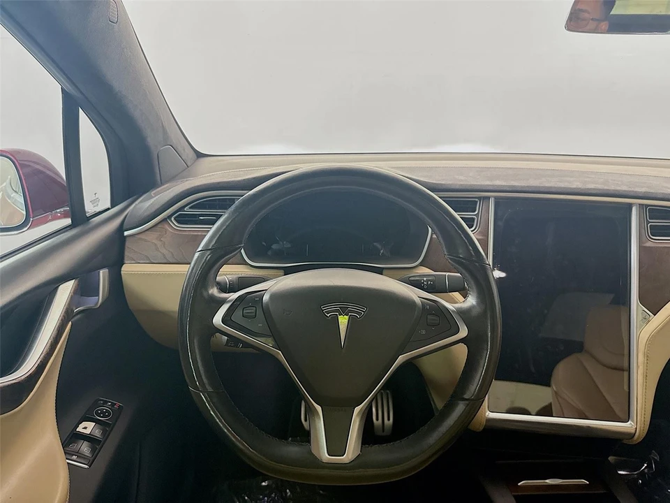 2016 Tesla Model X - Image 19 of 21