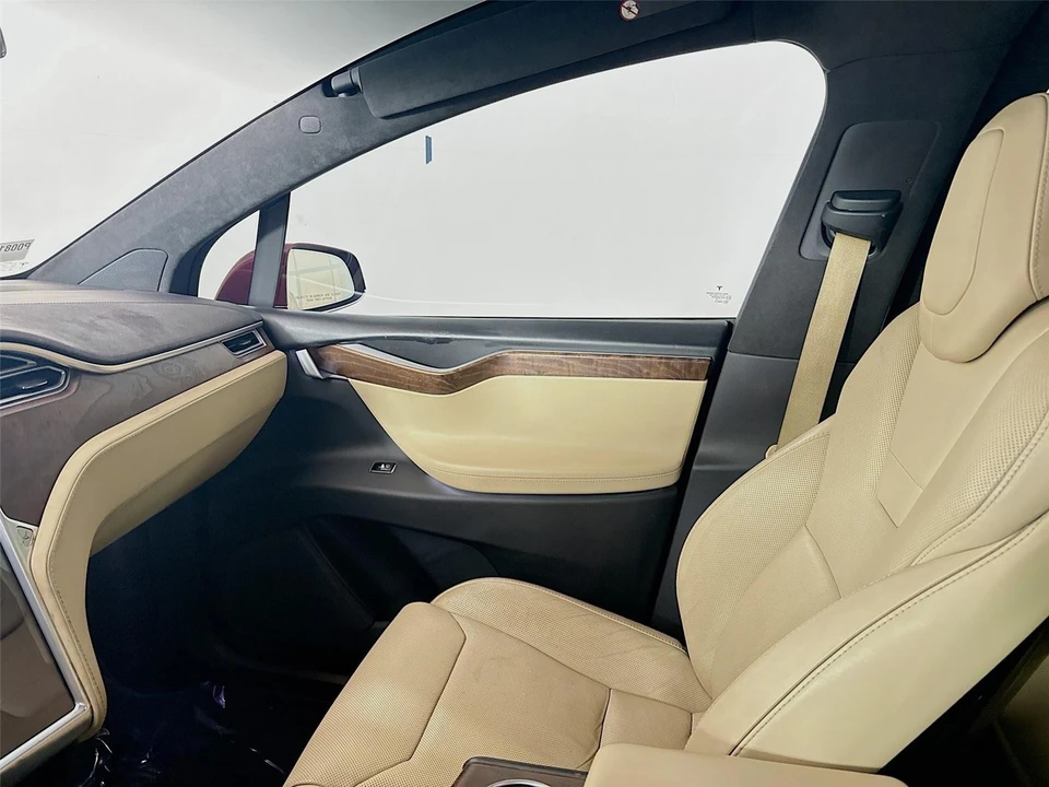 2016 Tesla Model X - Image 20 of 21
