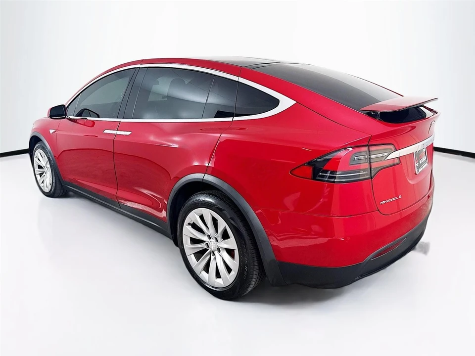 2016 Tesla Model X - Image 5 of 21