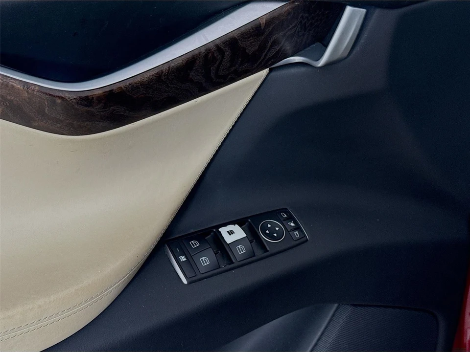 2016 Tesla Model X - Image 13 of 17