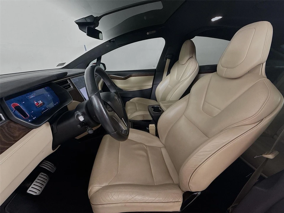 2016 Tesla Model X - Image 16 of 17