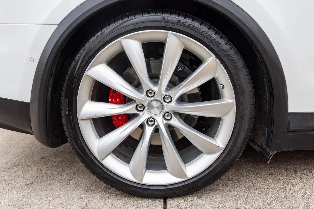2016 Tesla Model X - Image 25 of 31