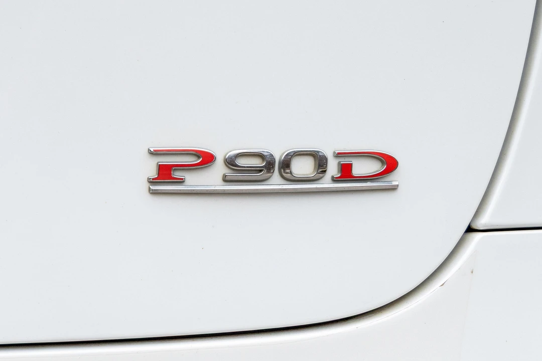 2016 Tesla Model X - Image 18 of 31