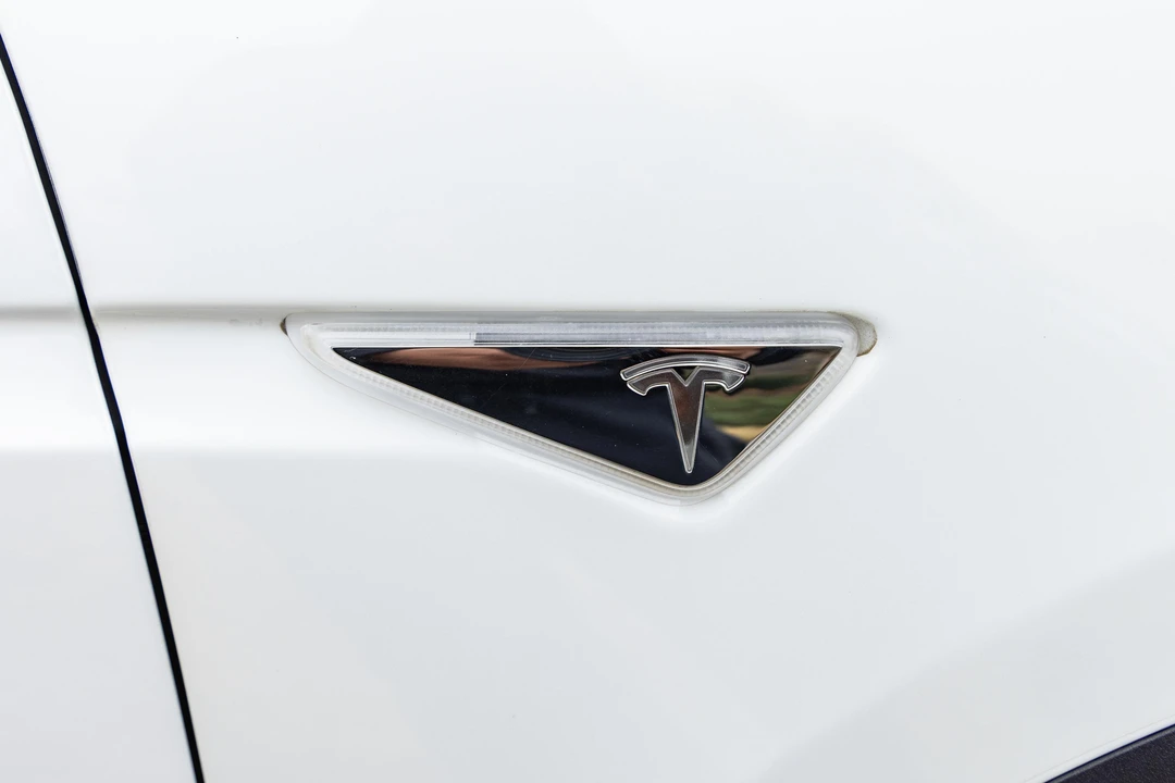 2016 Tesla Model X - Image 21 of 31