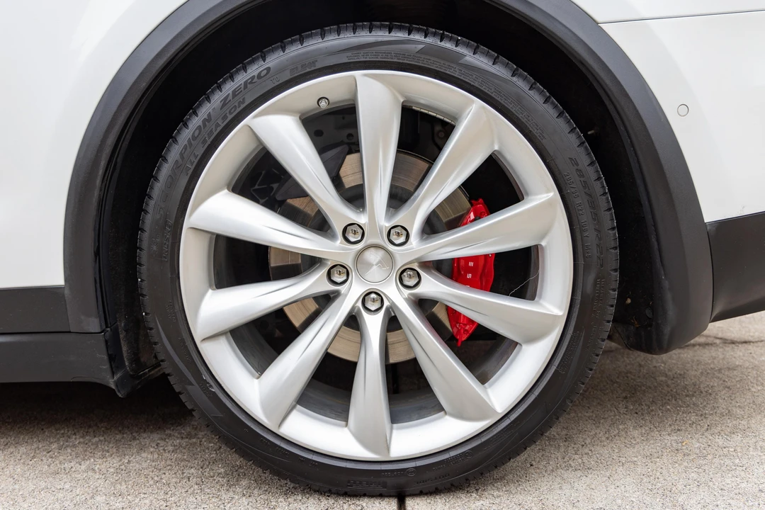 2016 Tesla Model X - Image 24 of 31