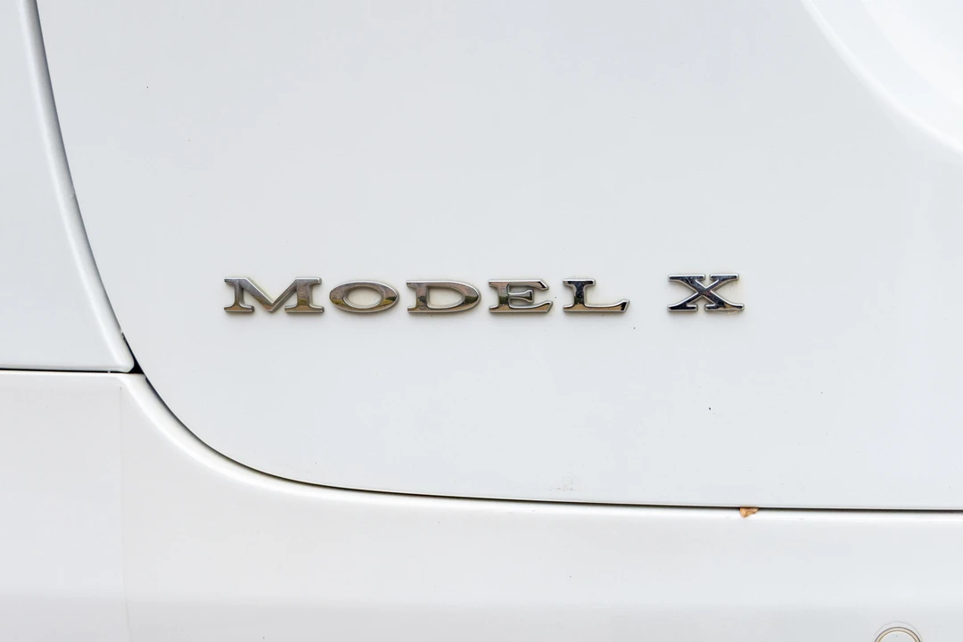 2016 Tesla Model X - Image 17 of 31