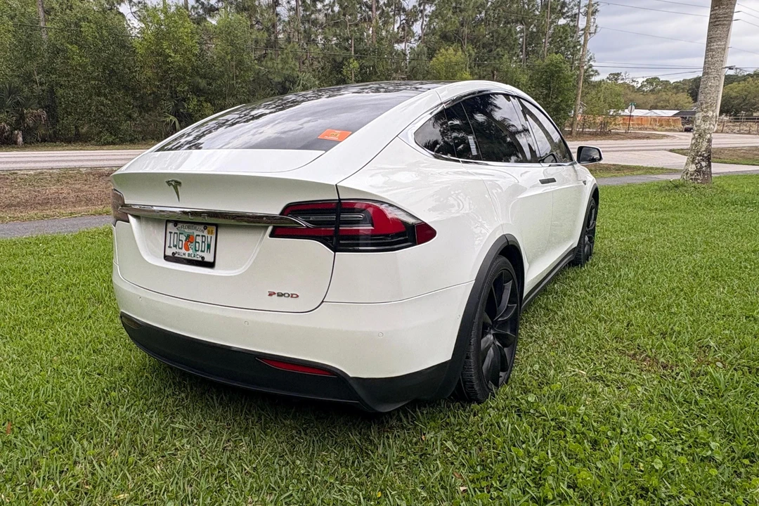 2016 Tesla Model X - Image 4 of 31