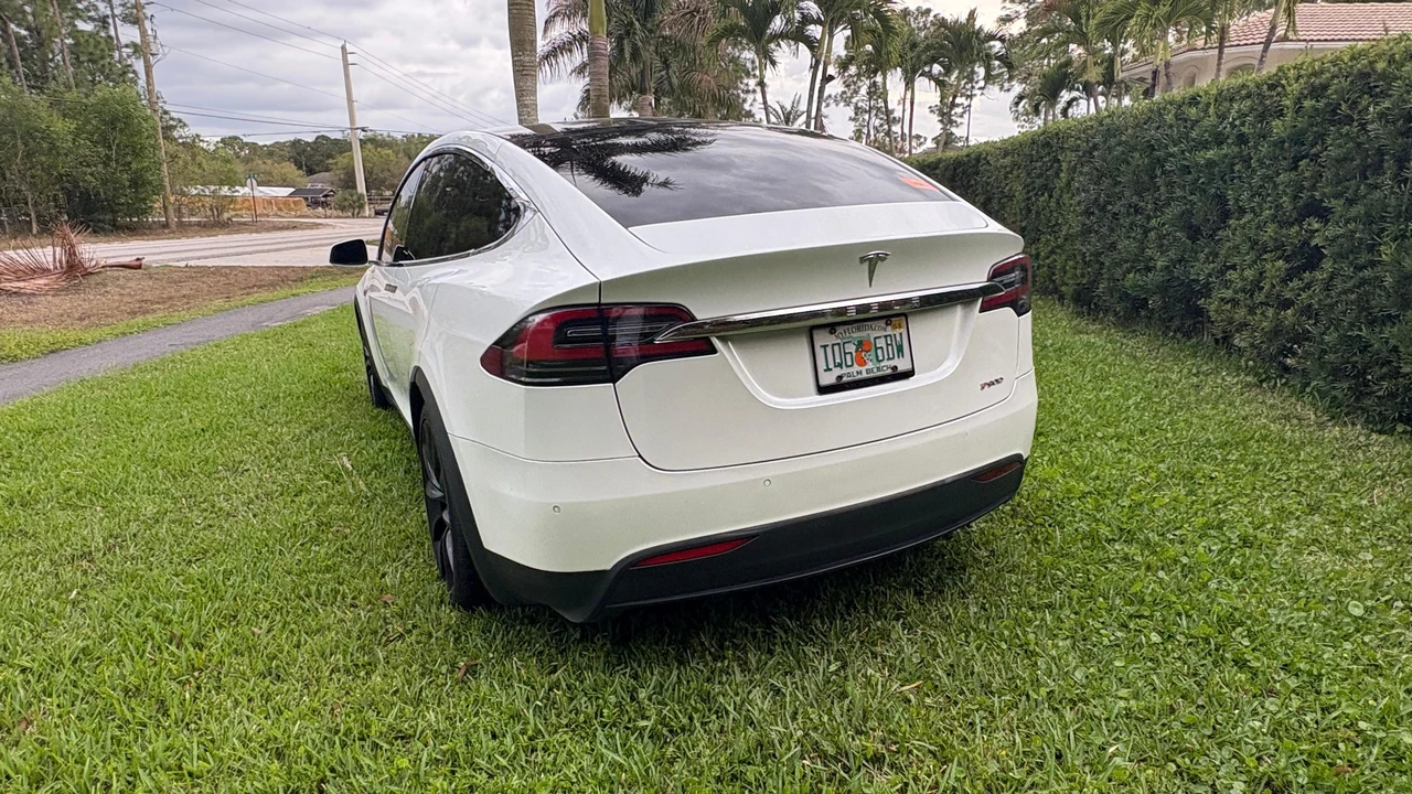 2016 Tesla Model X - Image 14 of 31